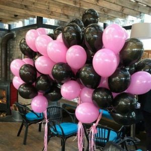 Облако из 100 Гелиевых шаров ярка розовая и черная